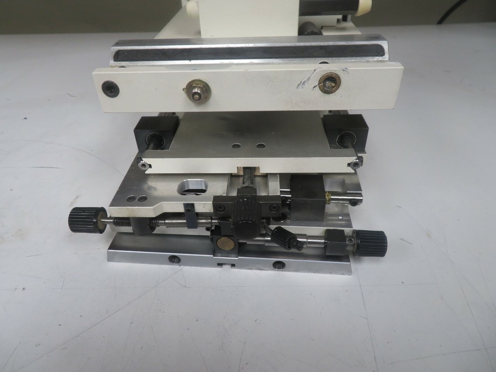 SIP Universal Measuring Machine Motorized Leveling Table - model 550M