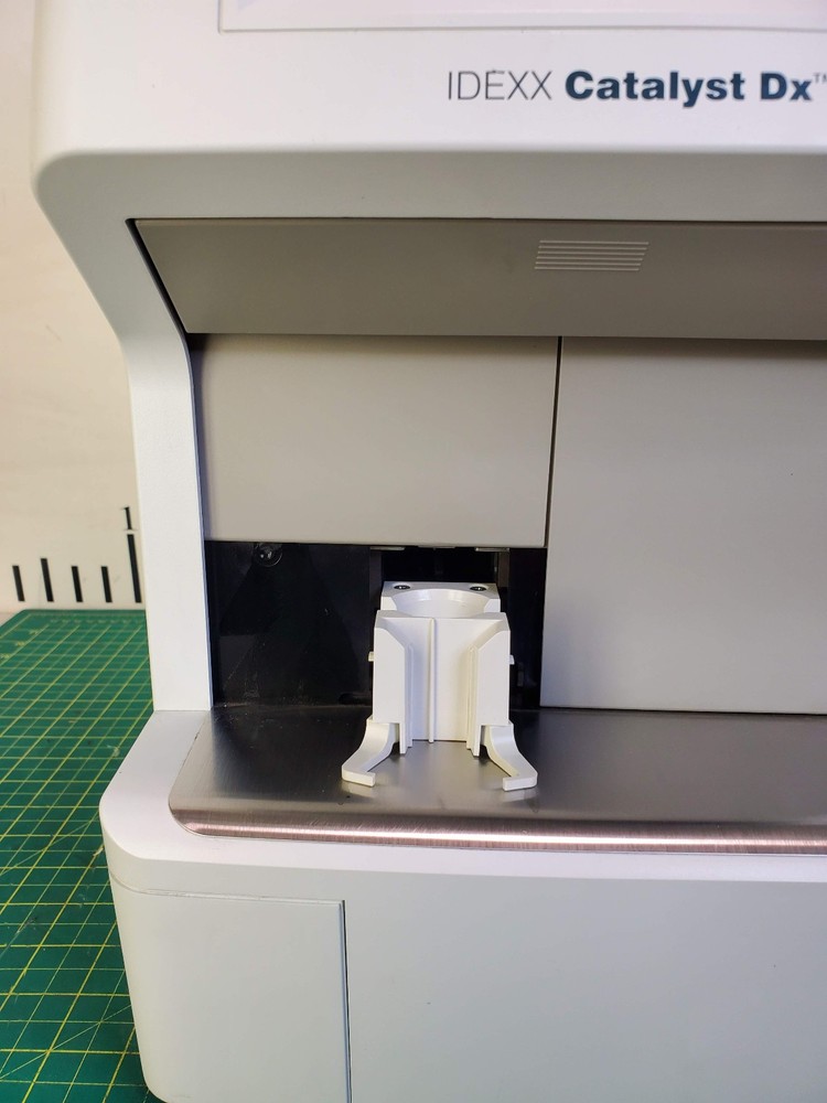 IDEXX Catalyst DX Blood Chemistry Analyzer