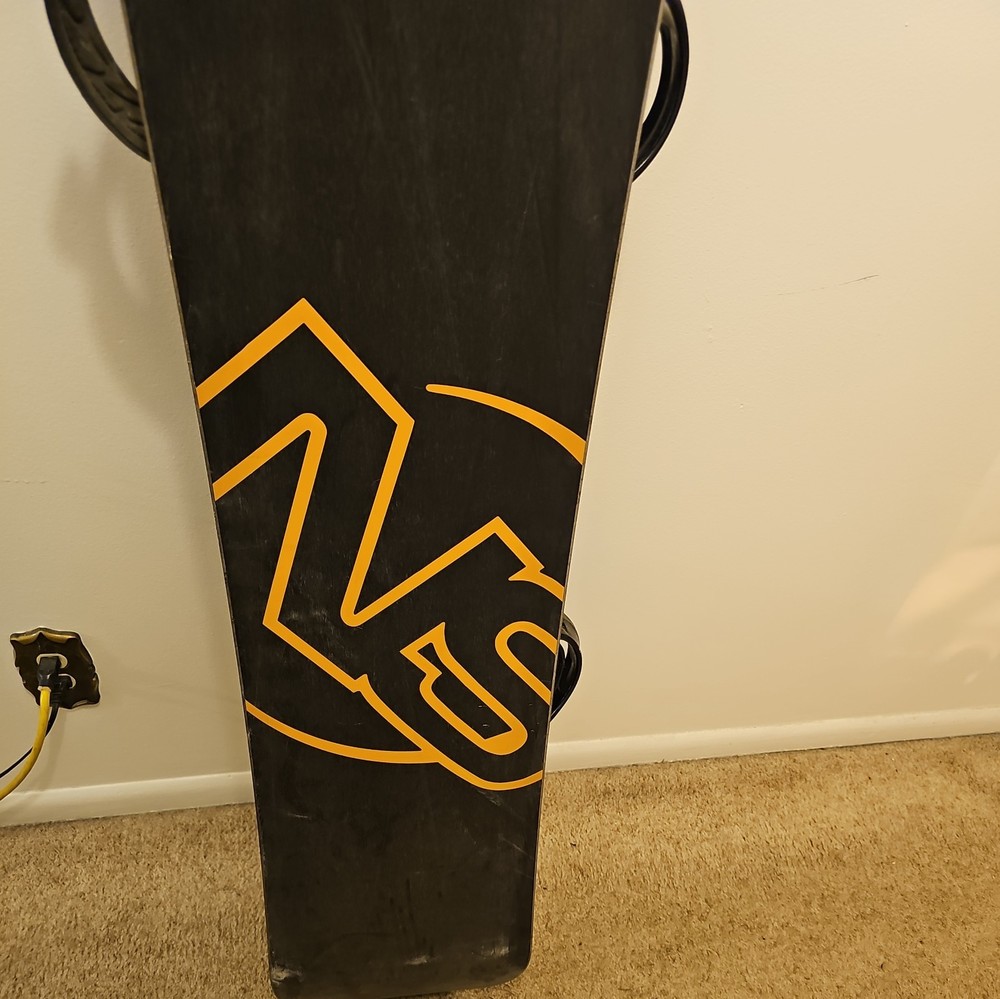 Never Summer Premier T5 Snowboard, Burton Syncro bindings