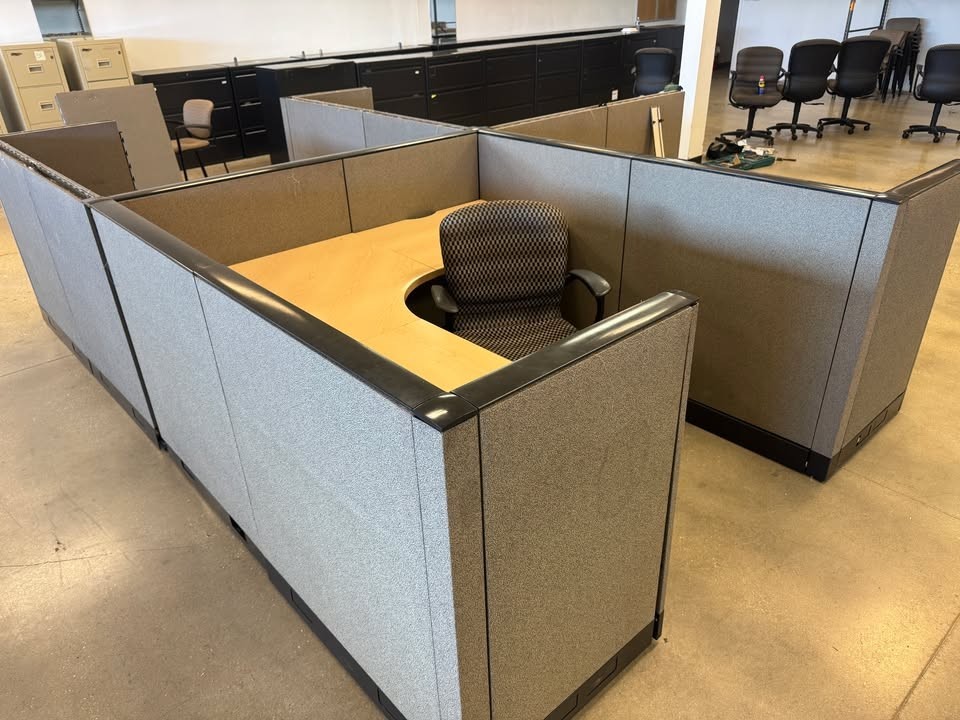 Haworth Cubicle Workstations 42" High