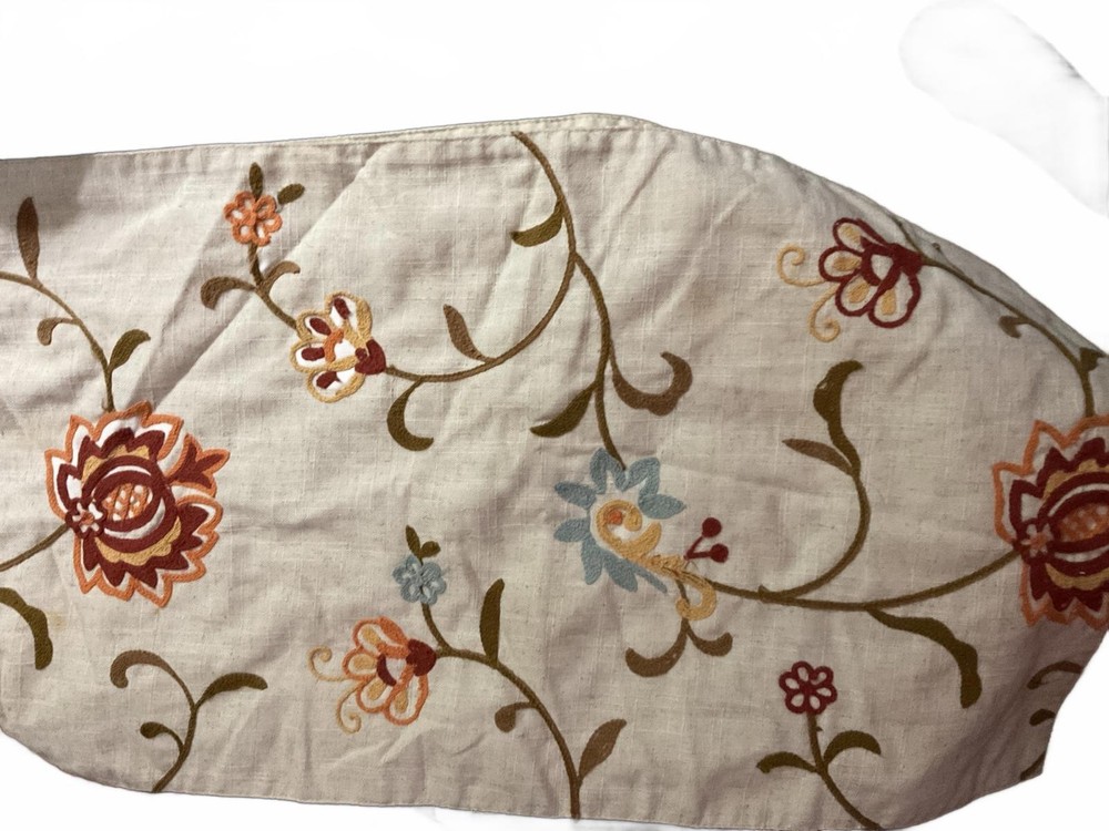 Inspired Treasures Beautiful Embroidered Floral Table Runner