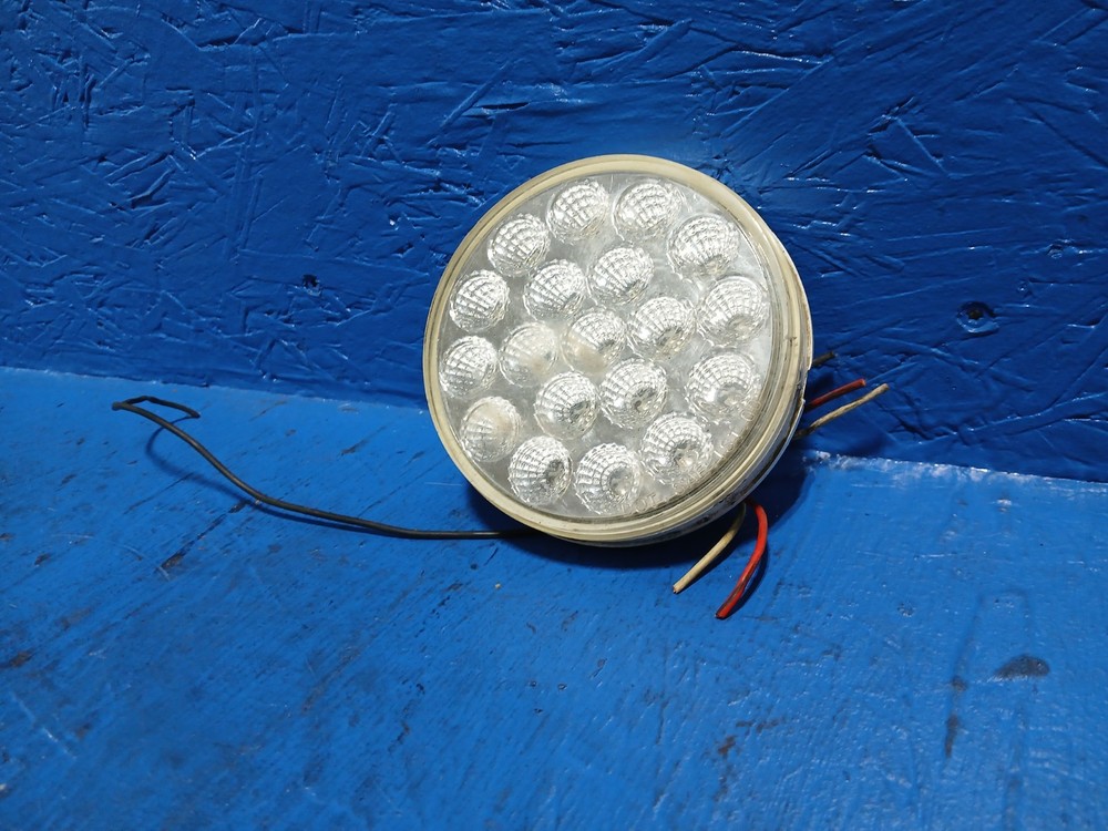 REAR TAIL LIGHT 4 IN PEARL LED LIGHT - 52008