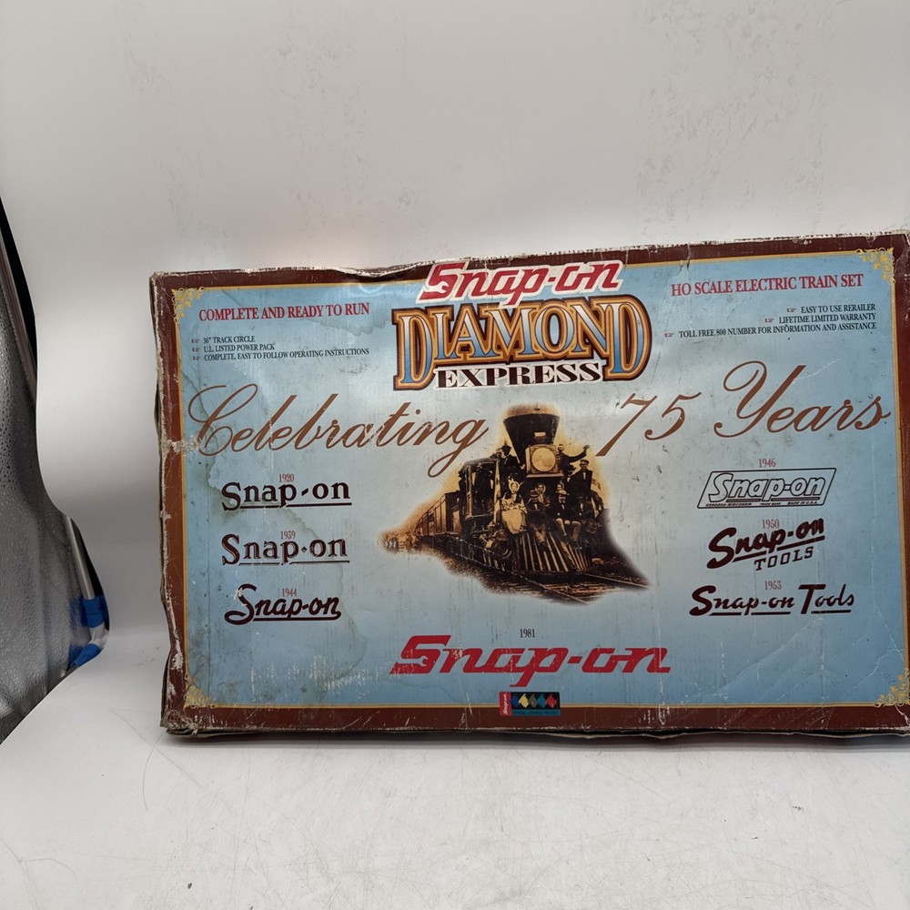 Snap-on Diamond Express HO Scale Electric Train Set