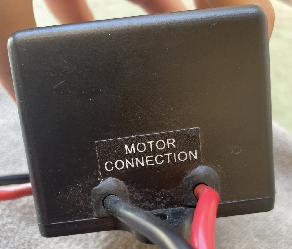 Possibly A Winch Remote Control System Motor Connector 12VDC 221L20452