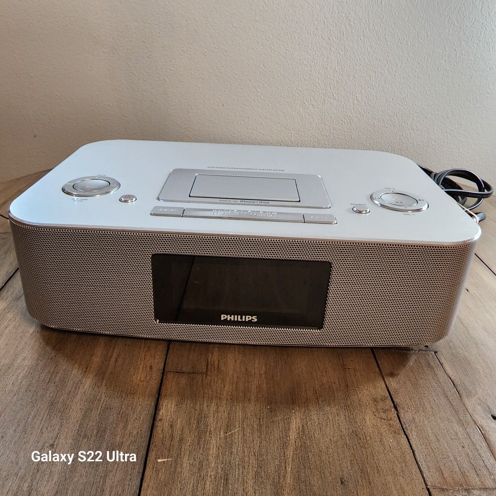 Phillips DC290B/37 Docking System 30Pin iPhone Player/Charger Alarm Clock
