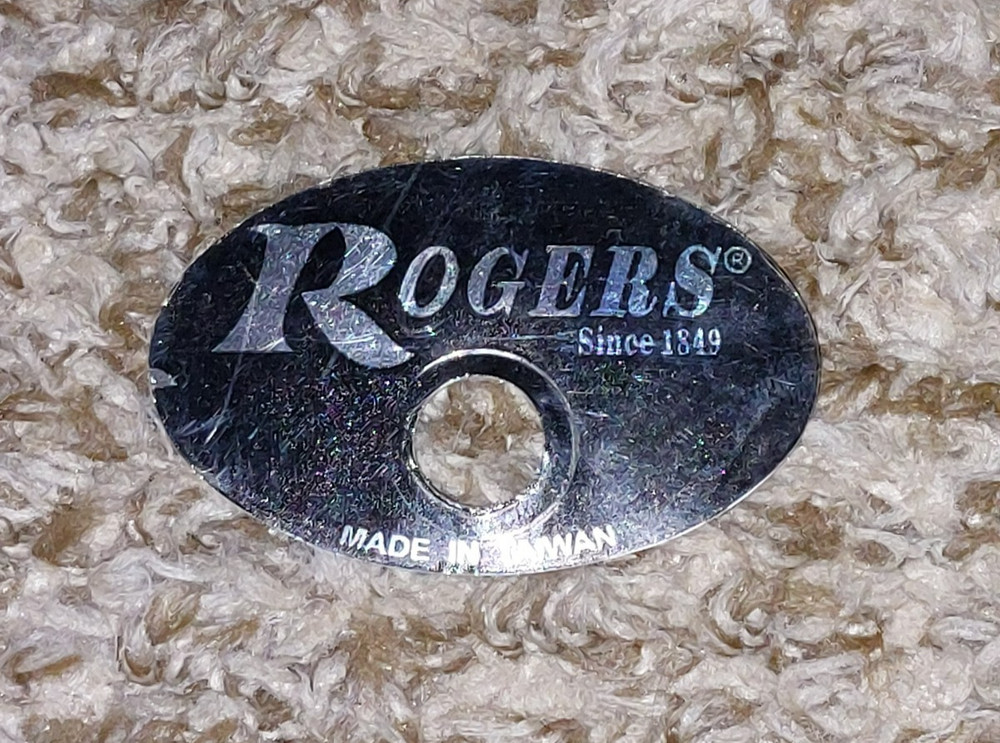Rogers Taiwan Drum Badge (526)