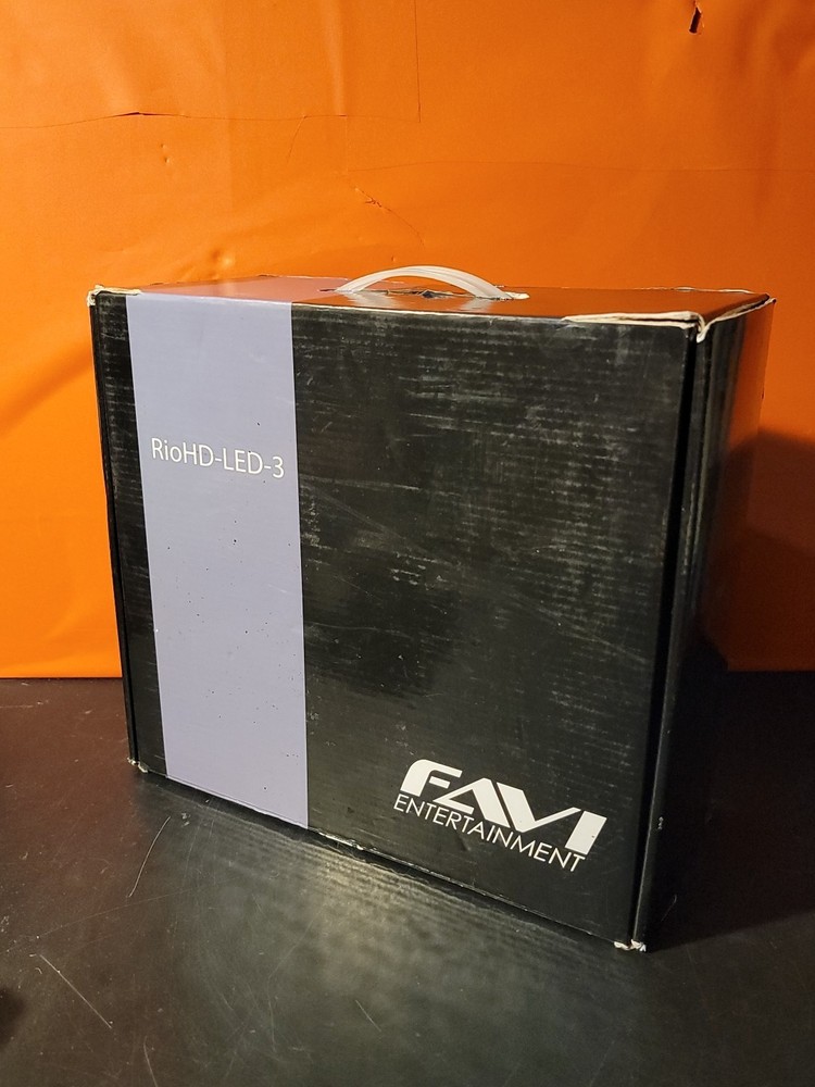 FAVI RioHD LED 3 LCD Projector in Original Box ~ Tested & Working