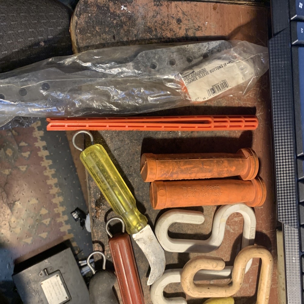 LOT OF LINESMAN TOOLS