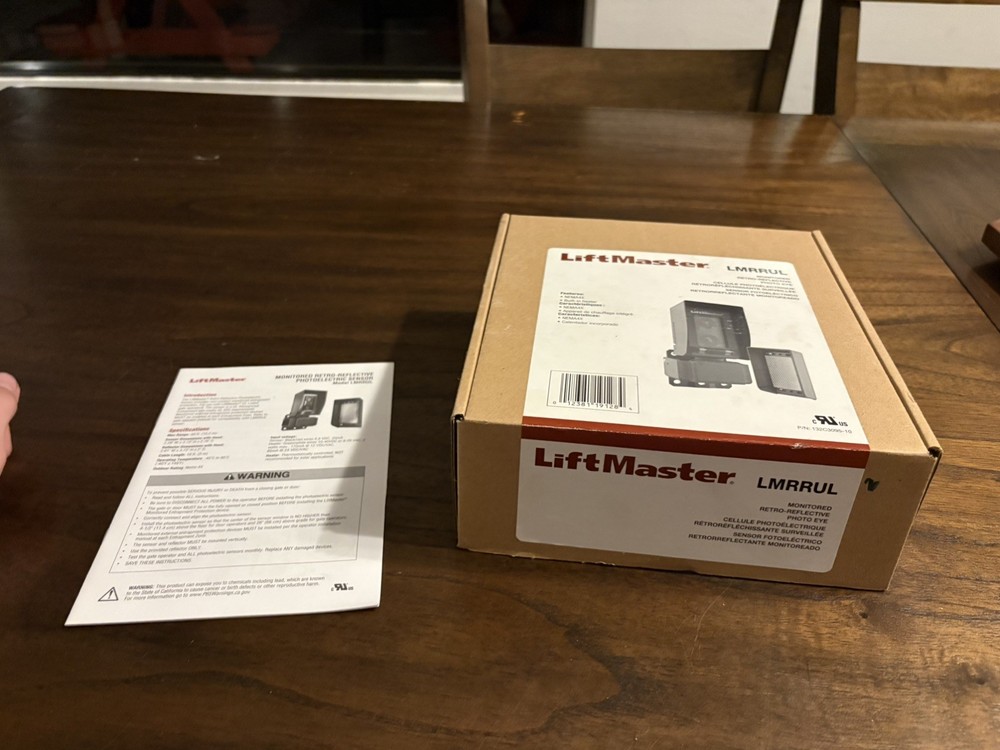 LiftMaster Photoelectric Sensor with Mounting Bracket