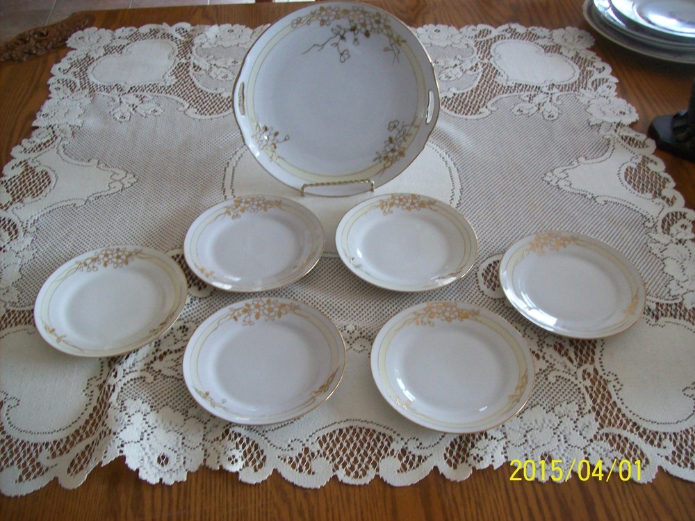 Nippon Cake Plate Double Handled & 6 Serving Plates Vintage Gold Floral Pattern