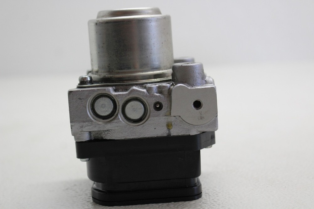 10-14 TRIUMPH ROCKET III ROADSTER ABS PUMP UNIT MODULE