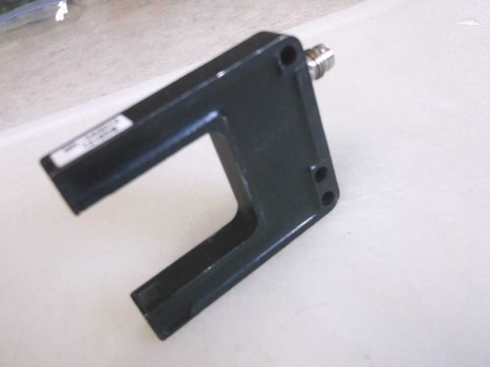 Balluff BGL0019 Adjustable Straddle Sensor BGL-30A-003-S49