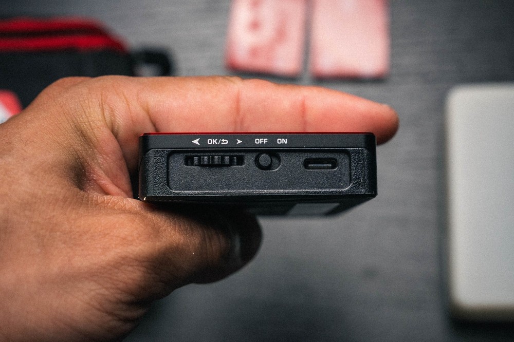 Aputure MC RGBWW Mini LED Light