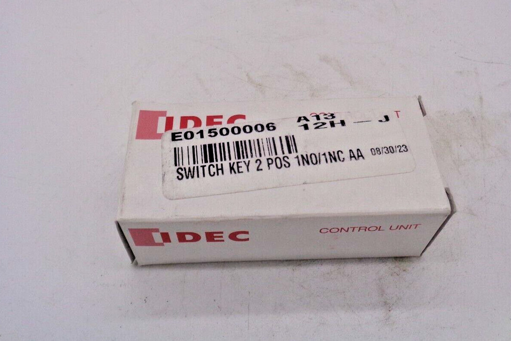IDEC ASW2L11 2 POSITION SELECTOR SWITCH W KEYS, NEW