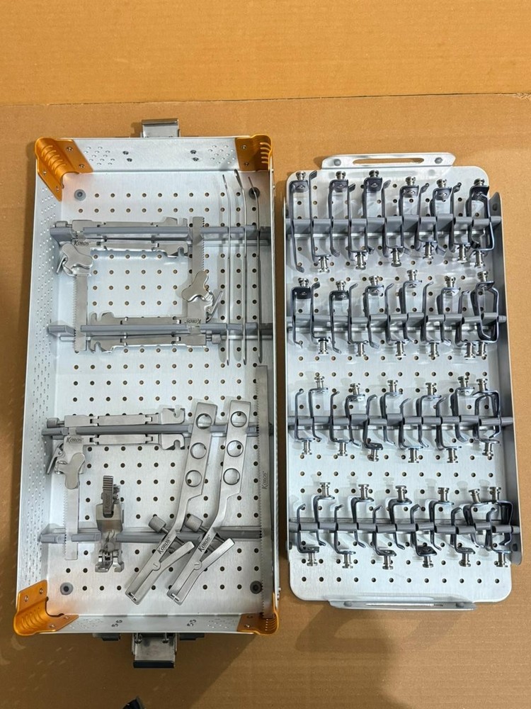 Koros Black Belt Cervical Retractor Set