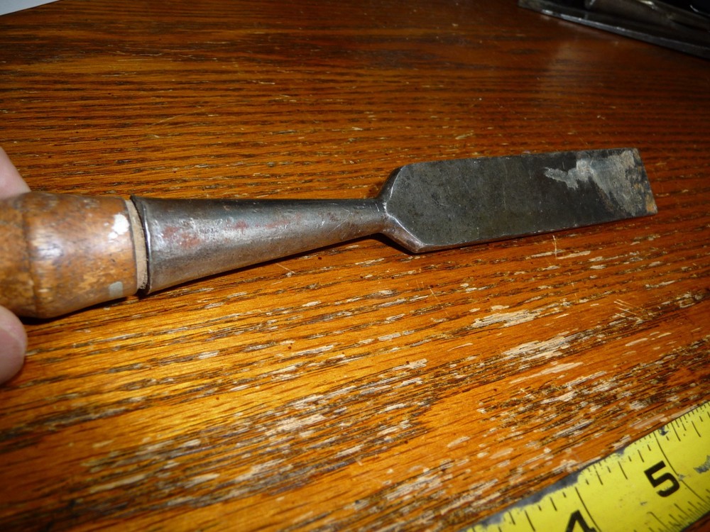 Vintage ZENITH Marshall Wells 1” Bevel Edge Wood Socket Chisel Tool