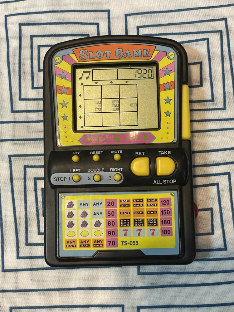 SLOT GAME HANDHELD ELECTRONIC GAME MODEL TS-055 TESTED WORKS