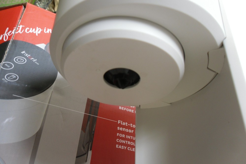 Instant Solo Coffee Maker K-cup or Ground, White