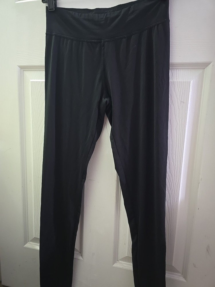 warm essentials by cuddl duds Black Layer. Size Small