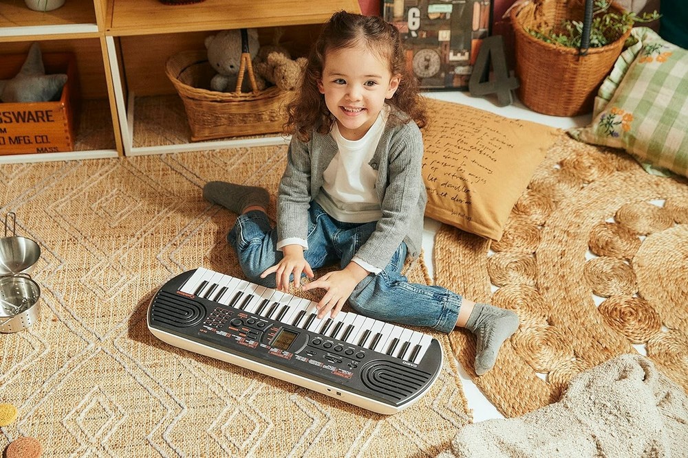 Casio SA-81 Casiotone 44-Key Mini Keyboard