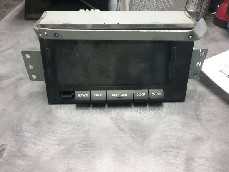 2002 AXIOM Info/GPS/TV Screen 104762