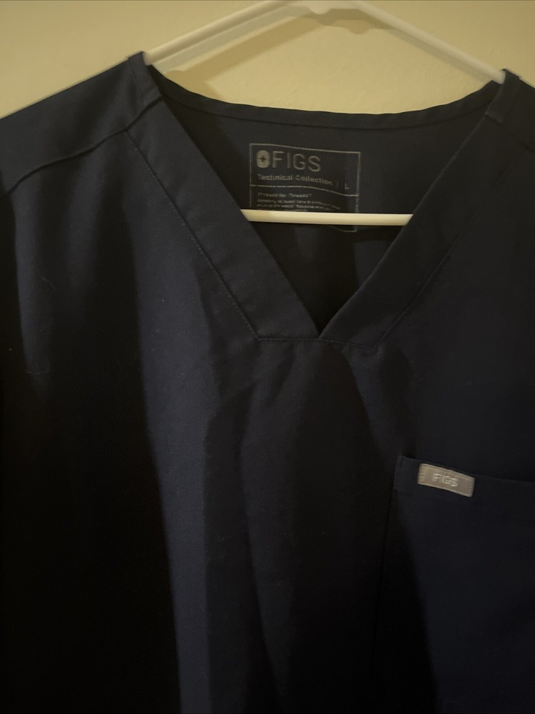 Figs Scrub Top Men Large Blue Leon Technical Collection Two Pocket Nurse Uniform