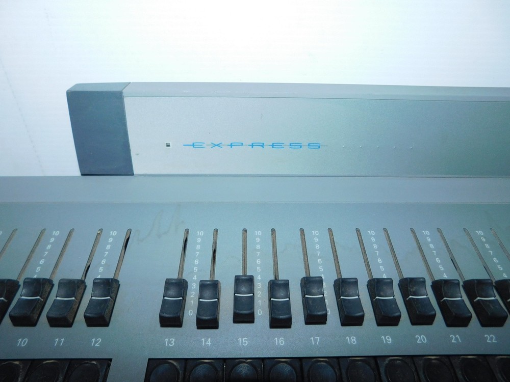 ETC Express 48/96 Lighting Control Console - NO POWER SUPPLY (ZBZ32)