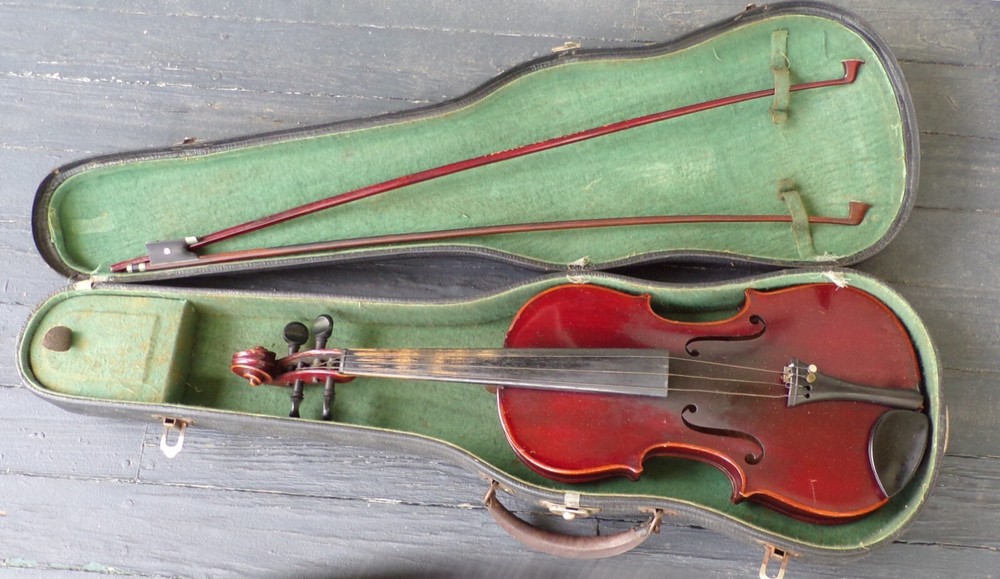OLD VINTAGE VIOLIN W CASE SAXONY