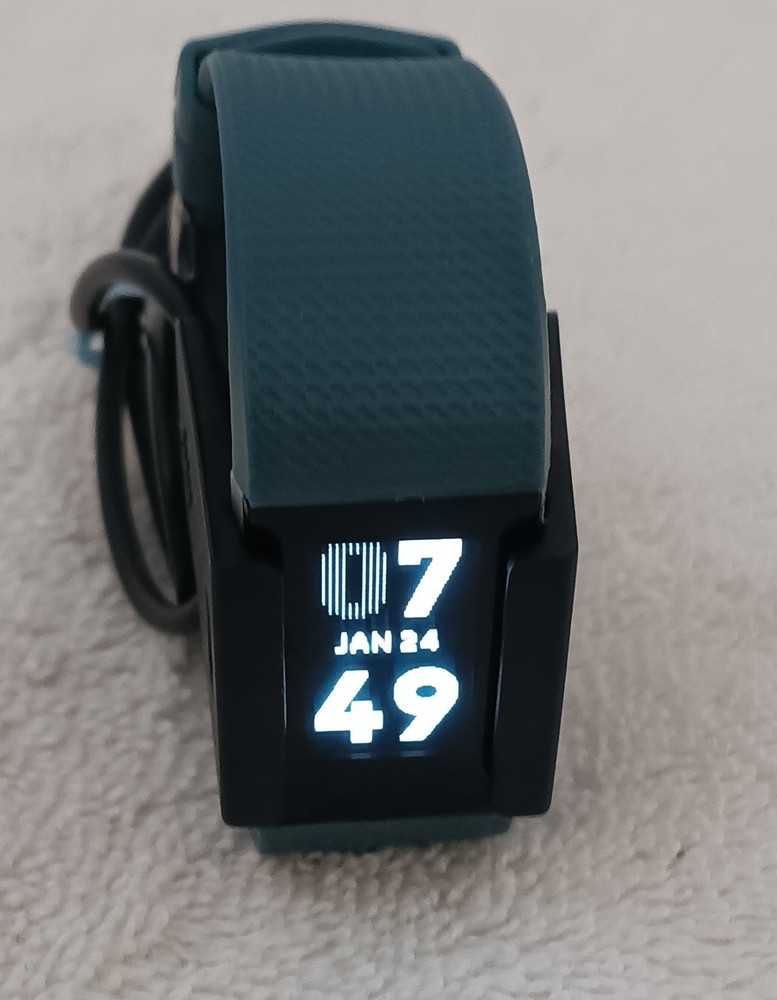 Fitbit Charge 2 Fitness Bundle - Tracker, Charger & 15 Bands Bundle