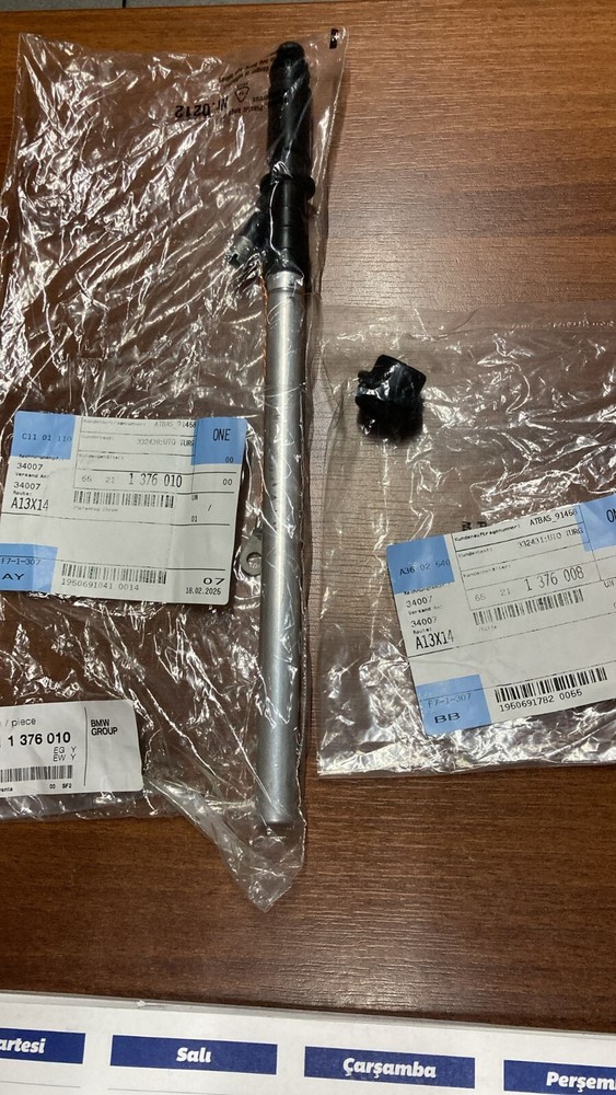 BMW E30  ANTENNA AND RUBBER GENUINE NEW