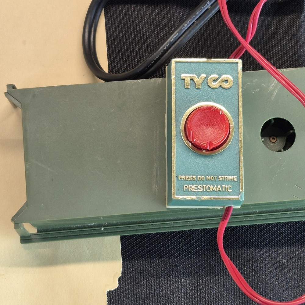 Tyco 899B Hobby Transformer With Steam Whistle Ad Billboard Untested