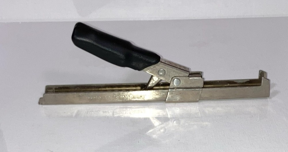 Swing-A-Way Adjustable Jar Opener Metal Kitchen Tool Gadget
