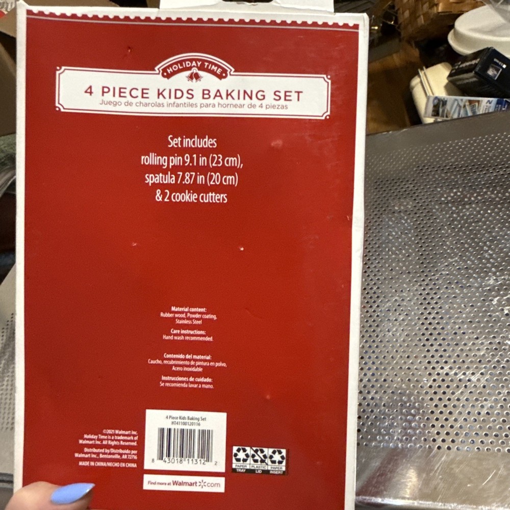 4 Piece Kid’s Holiday Baking Set