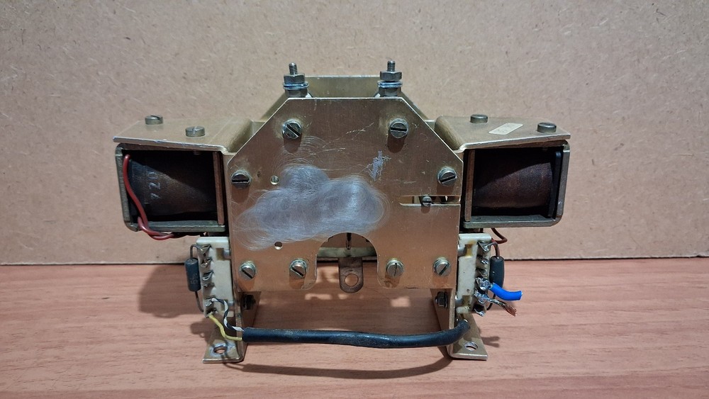 24v   SWITCH - - RF AMPLIFIER ANTENNA TUNER