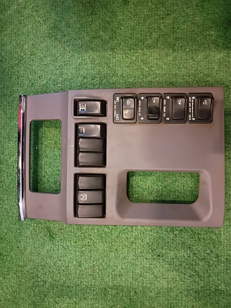 Peterbilt Center Dash Piece W/ Buttons