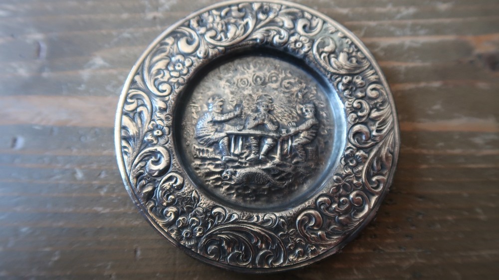 Antique Silver Repousse Drinking Poker Ashtray 3"