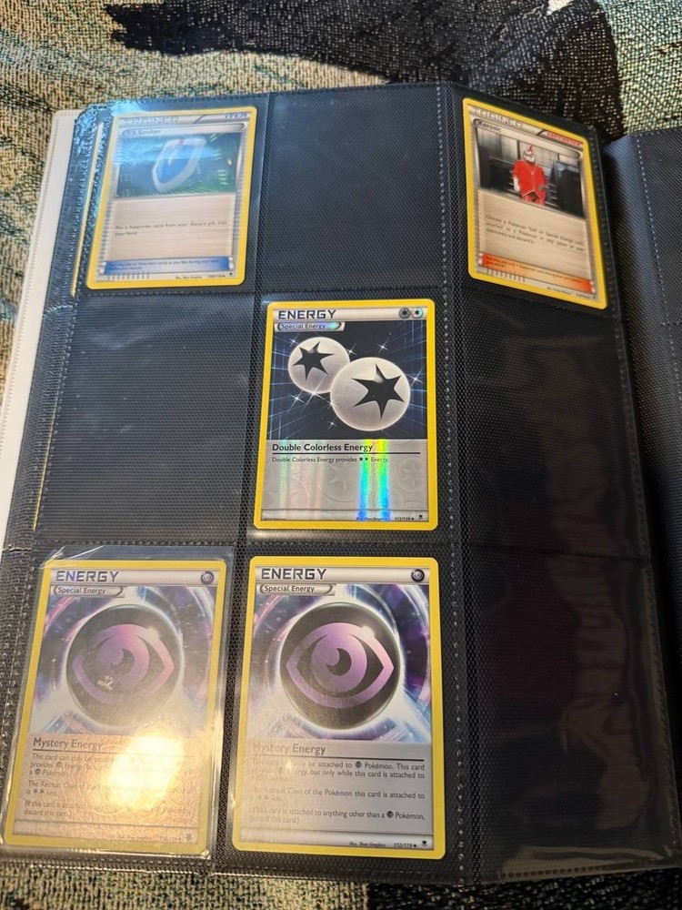 Pokemon 2014 XY Phantom Forces near-master set binder