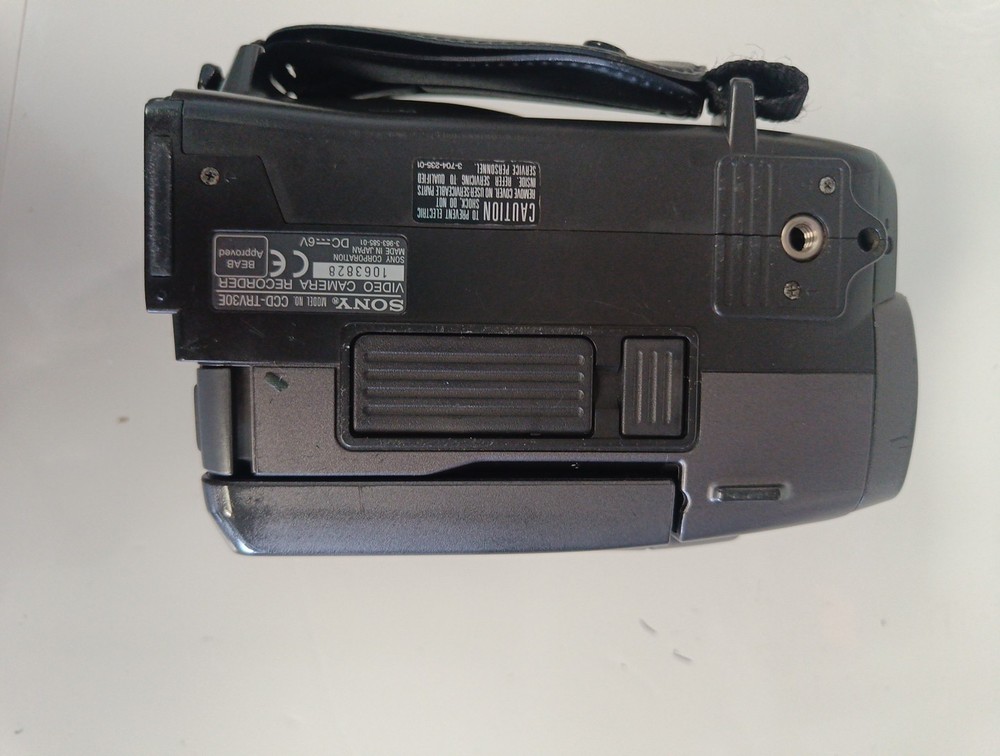 Sony CCD-TRV30E Video Camera Recorder (Untested)