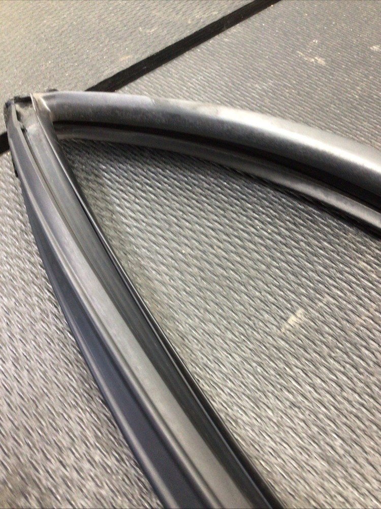 2008 Hyundai Sonata - Left Driver Front Window Run Channel