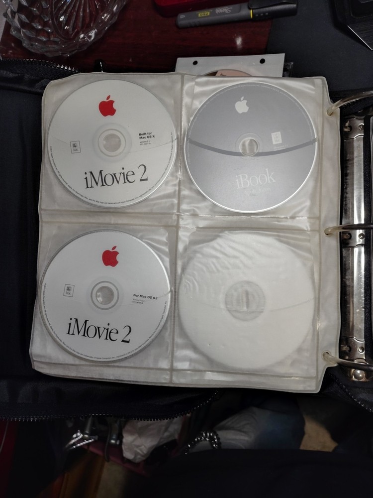 Vintage Apple Macintosh And Microsoft Large CD-Rom Software 90 Discs Lot