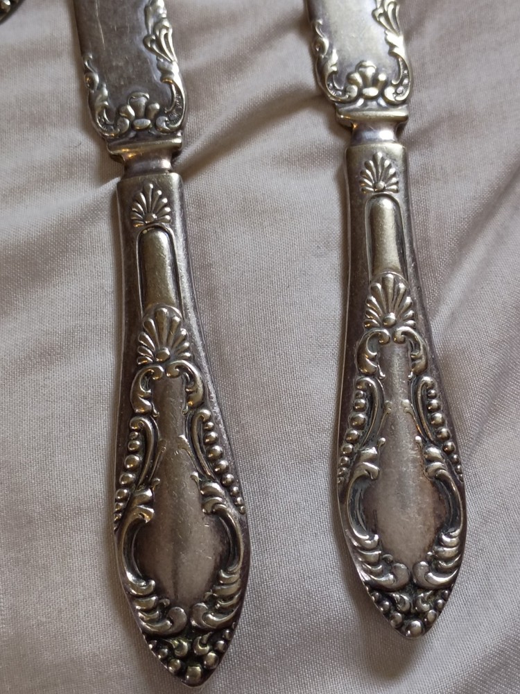 6 Antique Keystone Silverplate Butter Knives Bancroft Pattern.