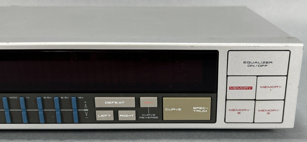 AKAI EA-A7 Graphic Equalizer - Silver