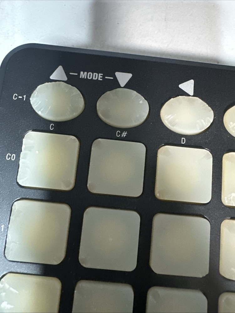Behringer CMD TOUCH TC64 Clip Launch Controller 64 button MIDI pad