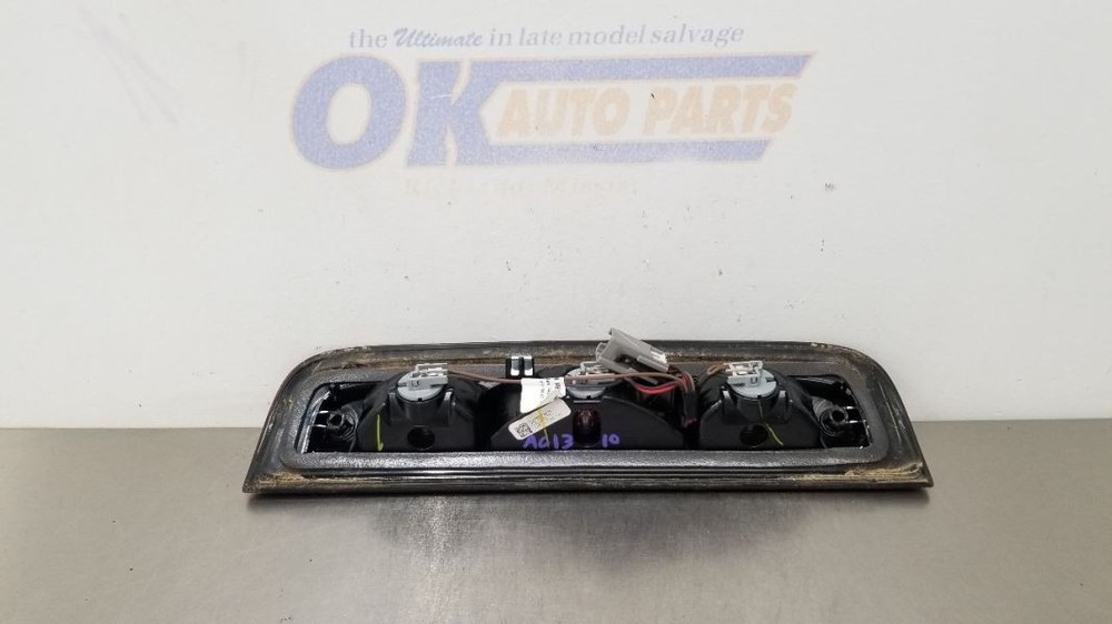 16 CHEVY SILVERADO 1500 HIGH MOUNTED STOP LIGHT