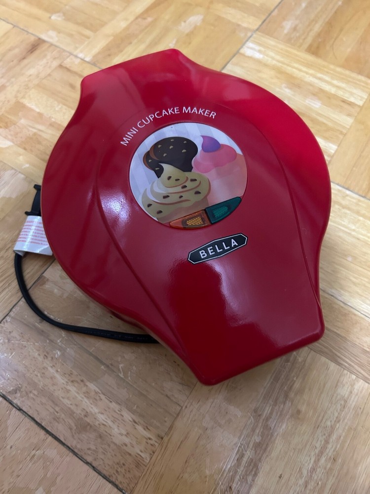 Bella mini cupcake maker (one broken leg)