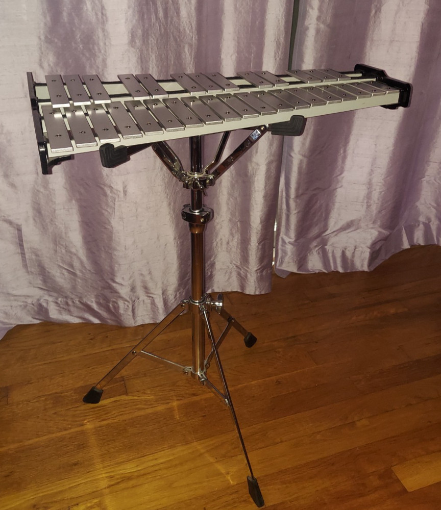 Yamaha 32 Note Xylophone  ~ Stand & Sticks