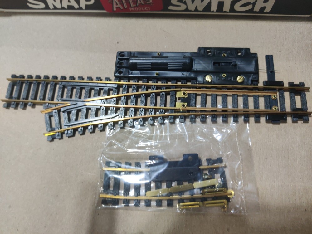 Atlas HO Snap-switch Manual Left #60 NOS