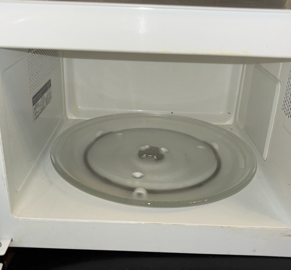 GE Turntable Microwave Oven