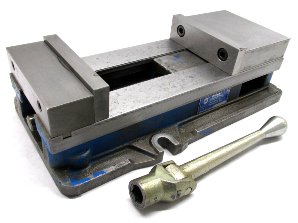 KURT ANGLOCK 6" MILLING MACHINE VISE w/ JAWS & HANDLE - #D688