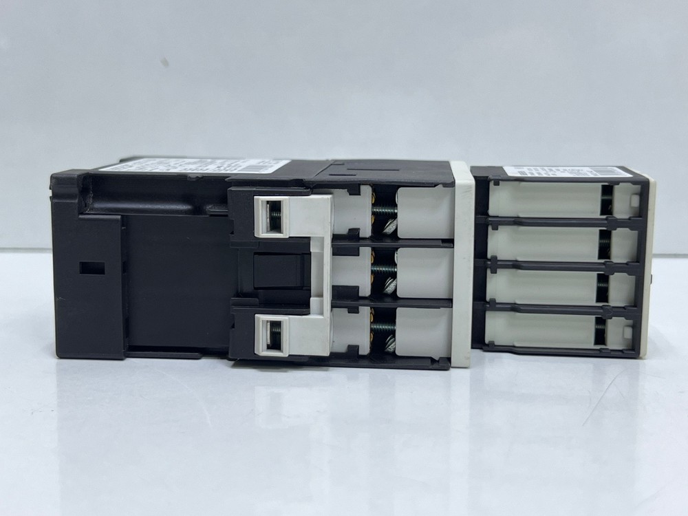 Siemens 3RT1026-1BF44 Contactor